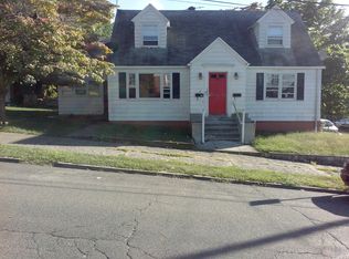 106 Tudor St, Bridgeport, CT 06610