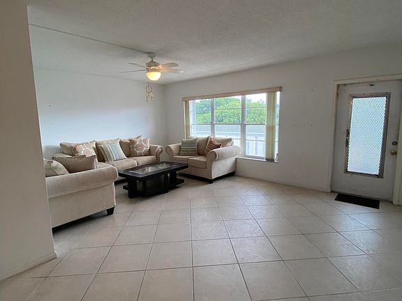 2nd image of 311 Wellington C