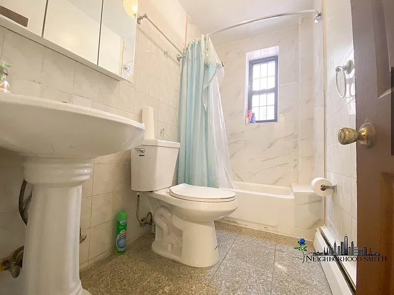 1014 New York Ave #1R — Photo 3