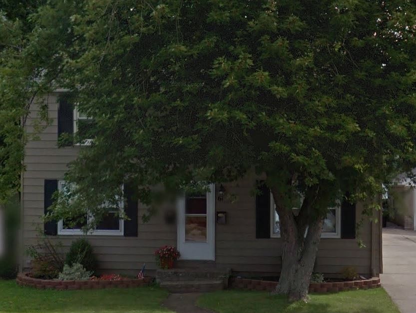 1st image of 61 Ellen Dr