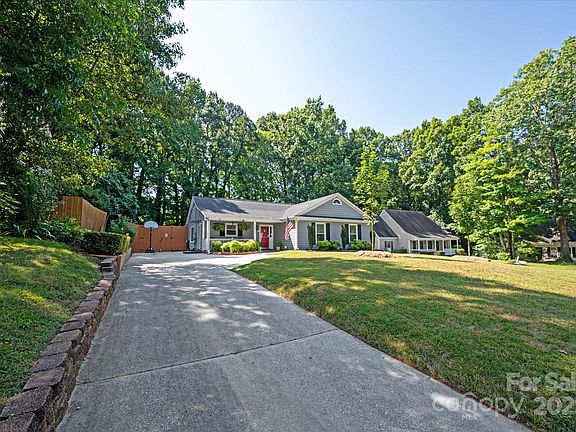 3rd image of 7627 Walnut Wood Dr
