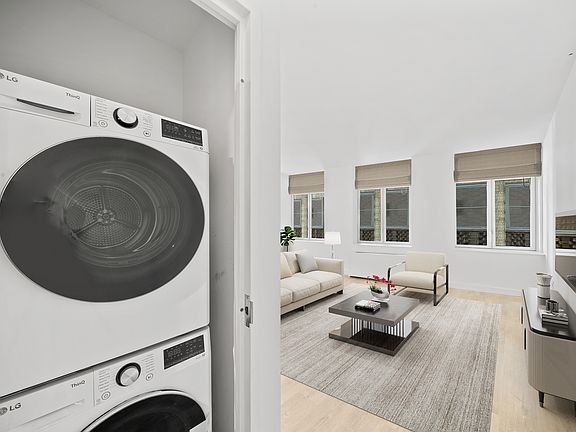 4th image of 90 John St #1310