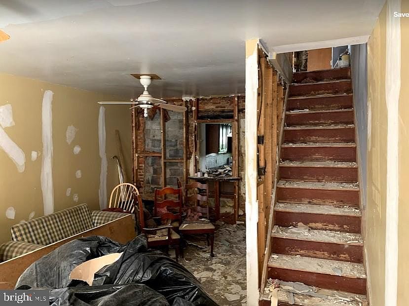 2nd image of 1911 Mutter St