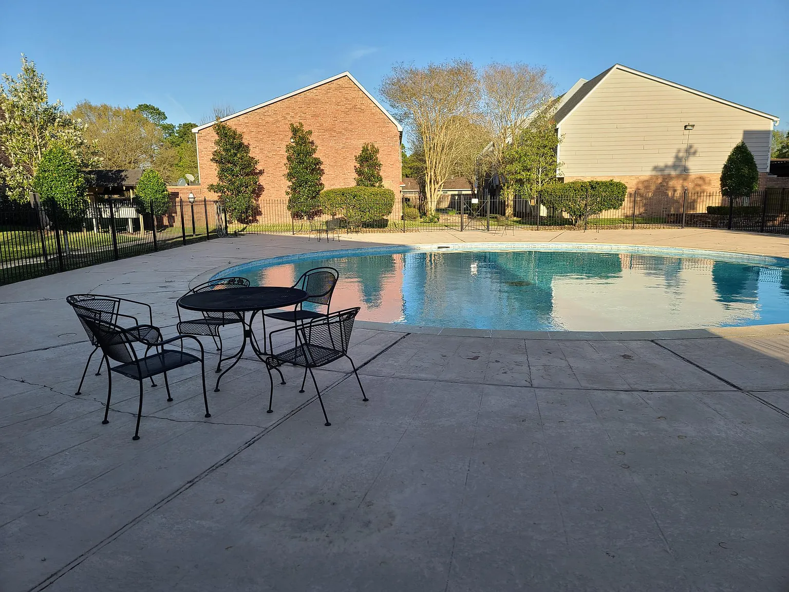 2 bed, 2.5 bath, 1250 sqft, $1,199 — Photo 1