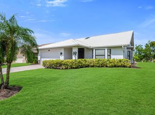 221 Saint James Way, Naples, FL 34104