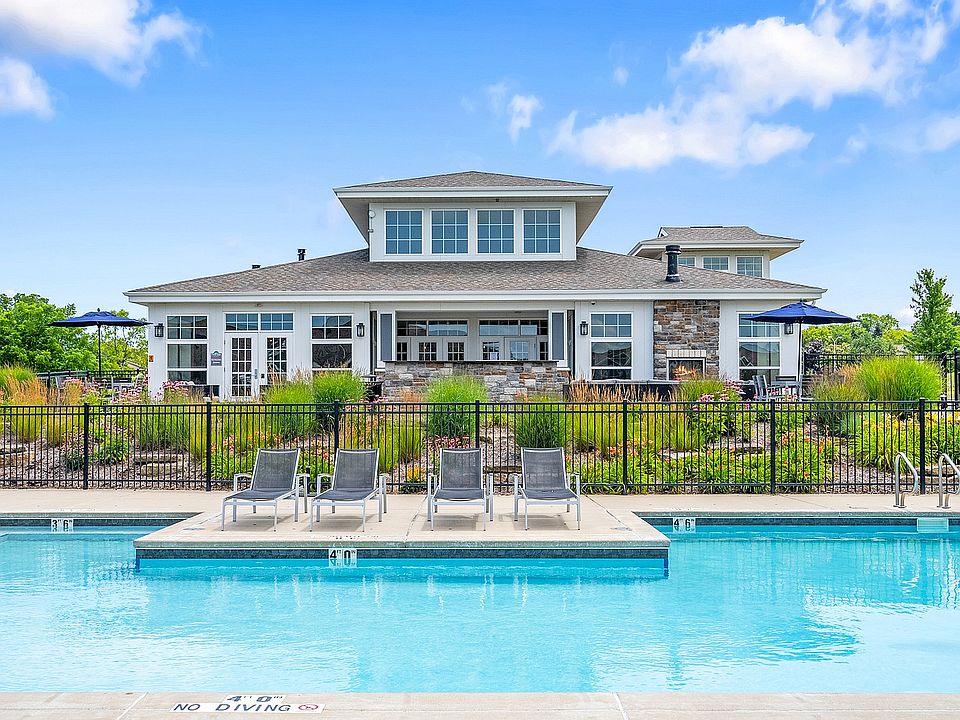 Drexel Ridge Apartments Resort Style Pool
