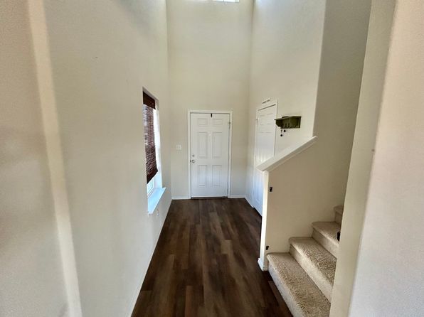 101 Wild Creek Rd, Seguin, TX 78155
