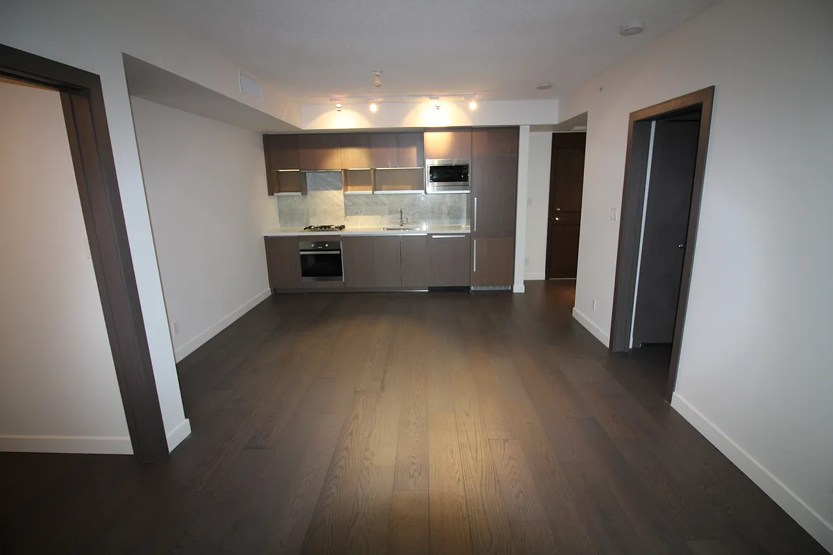 Building Photo - 68 Smithe St #1707