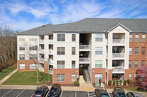 300 Riverbend Dr #4B Photo 1
