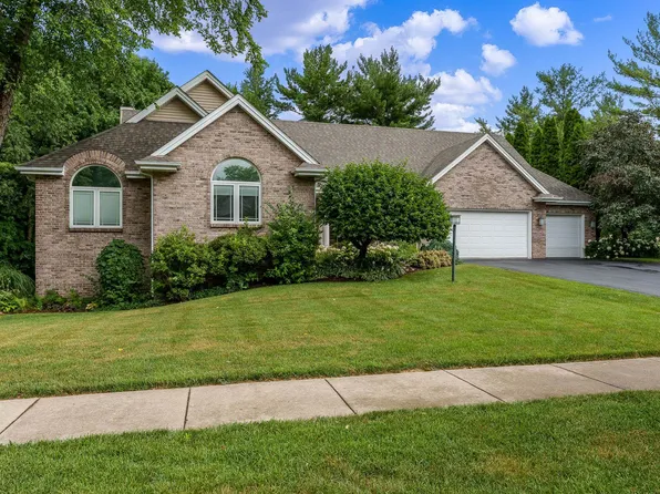 5330 Parliament Pl, Rockford, IL 61107