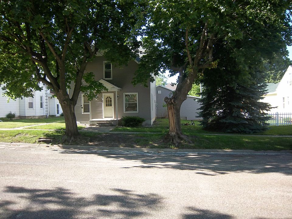 2nd image of 204 W Clark St
