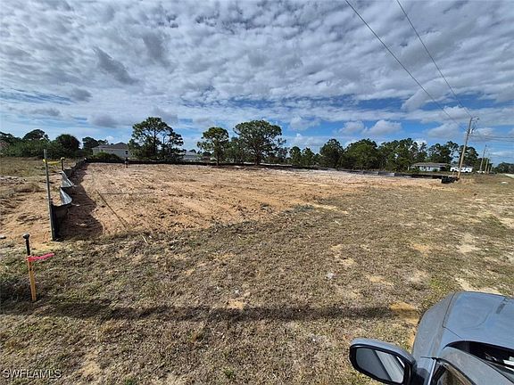 5th image of 360 Paisley Ave