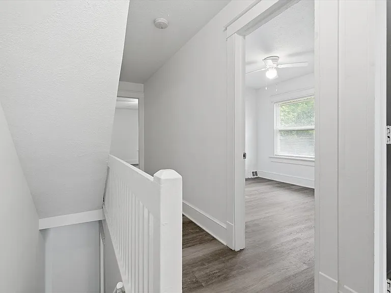 64 Penn St — Photo 19