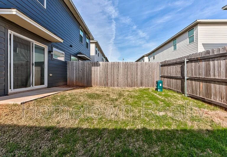 8921 NW 109th Ter — Photo 36