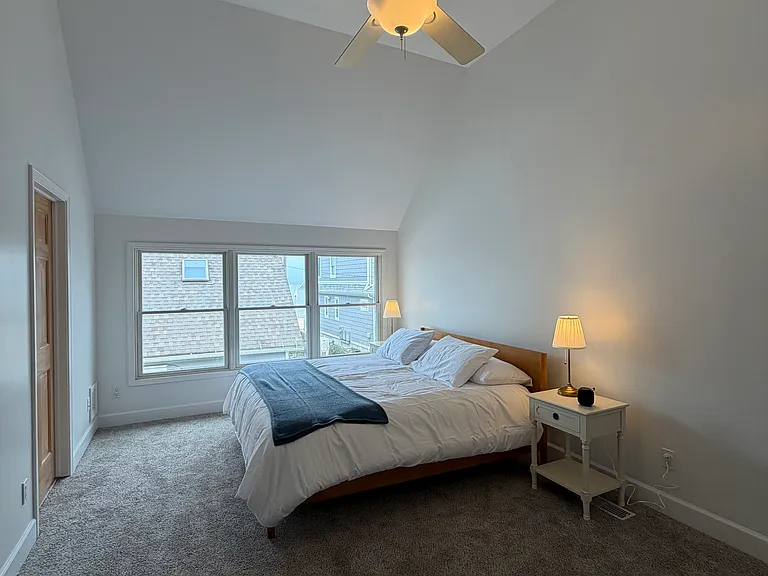 209 Park St — Photo 14