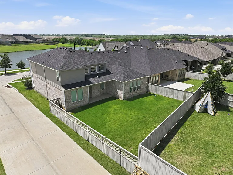 2788 Walker Way — Photo 31