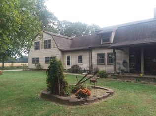 8664 Madison Ln, Bridgeport, IL 62417