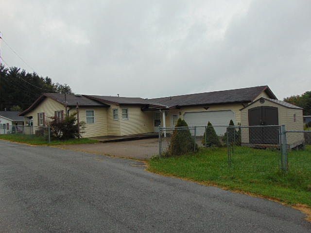 1st image of 104 Clarence Dr