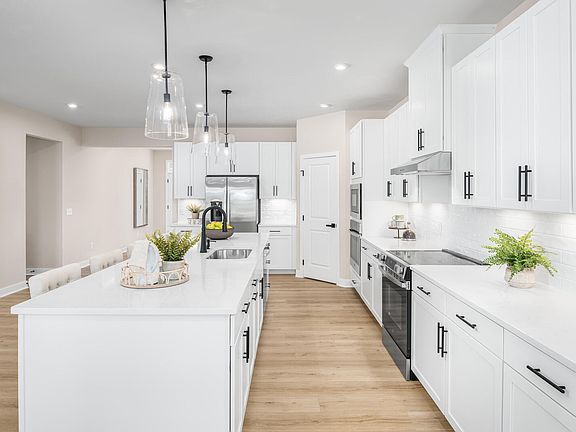 5th image of 1105 Lacebark Dr