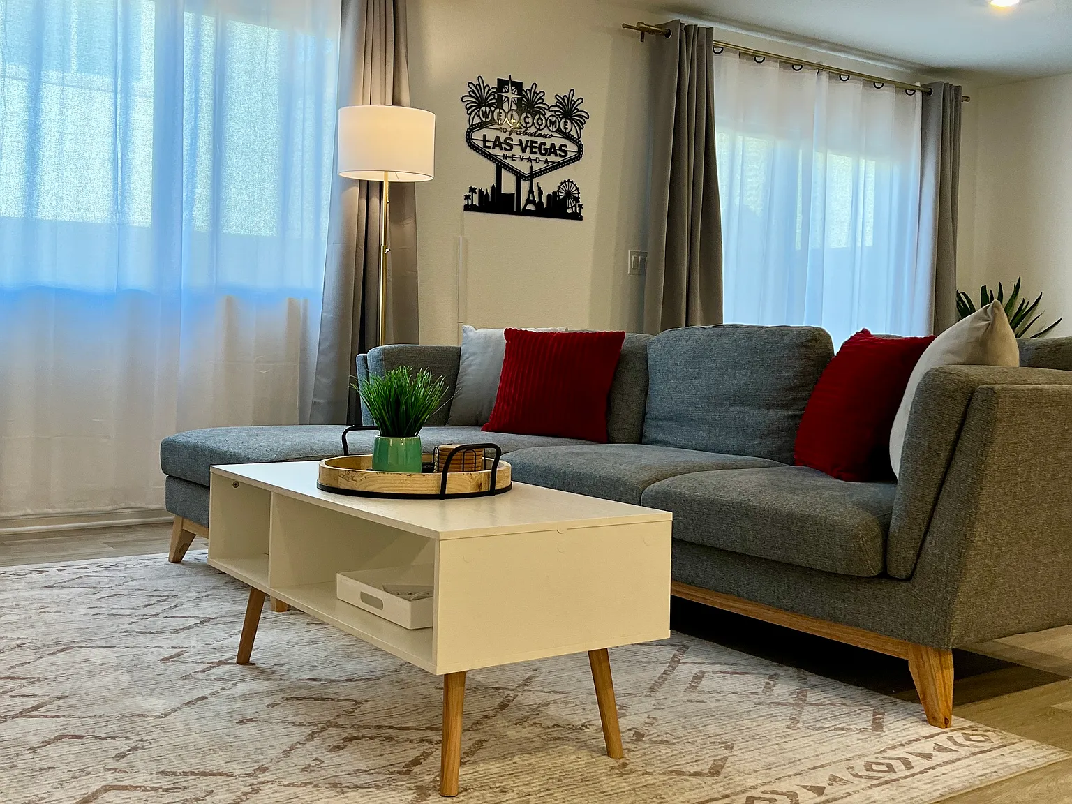 4 bed, 2098 sqft, $1,300 — Photo 4