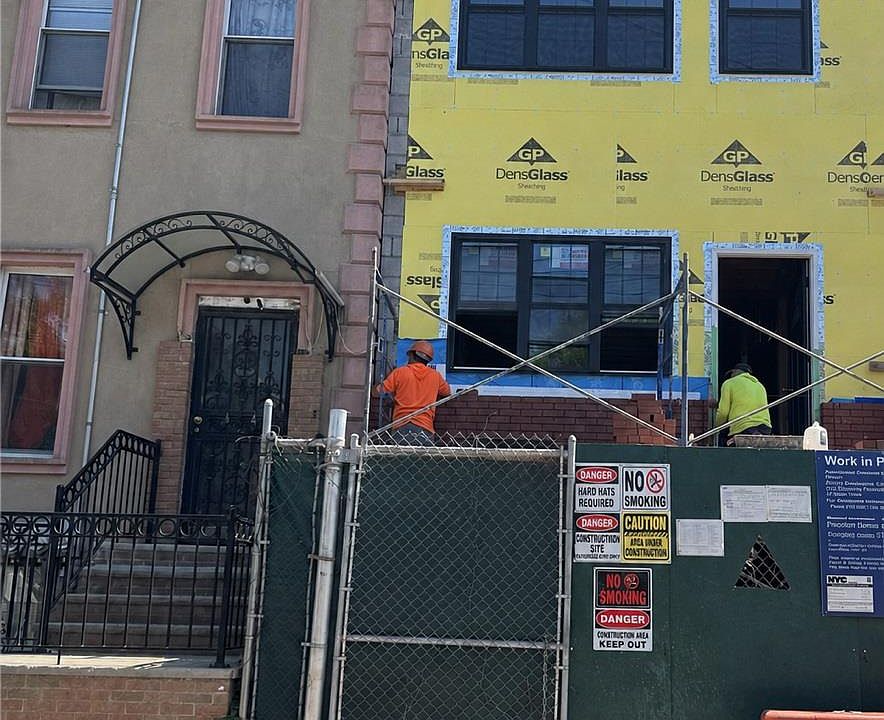 1st image of 452 Glenmore Avenue