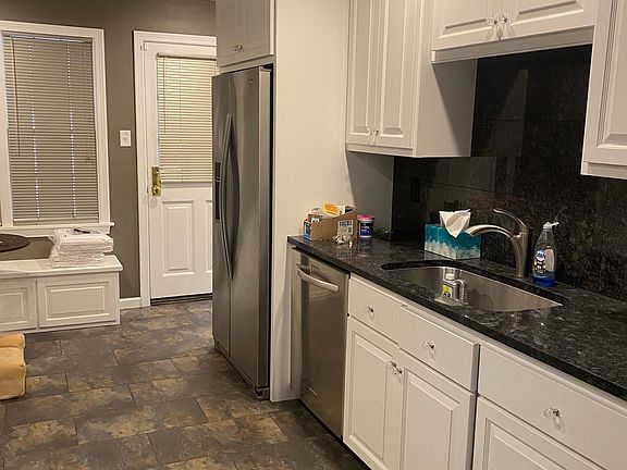 2nd image of 139 Parkview Dr
