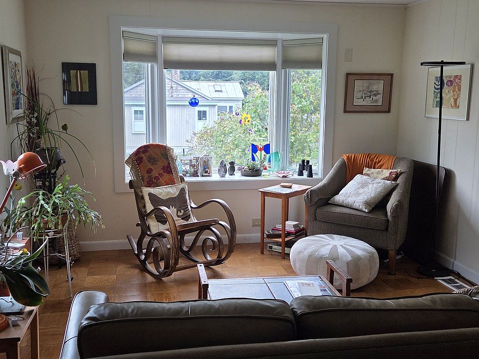 1st image of 72 Young St #1