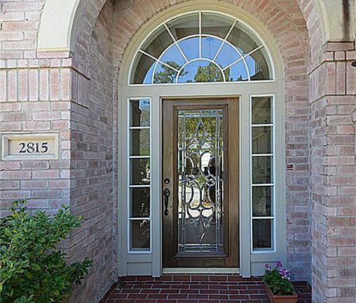 2nd image of 2815 N Strathford Ln