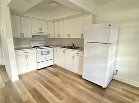 Community Acres Apartments, 1819