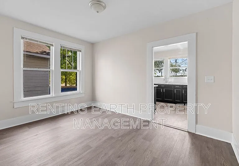 2028 Avenue V — Photo 11
