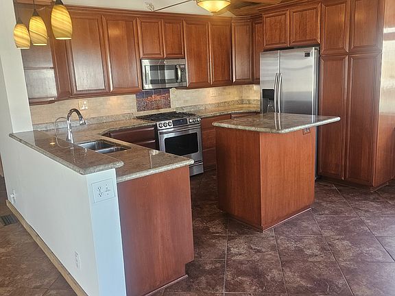 5th image of 136 Anacapa Ave