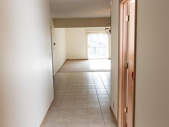 3rd image of 48483 Marwood Dr