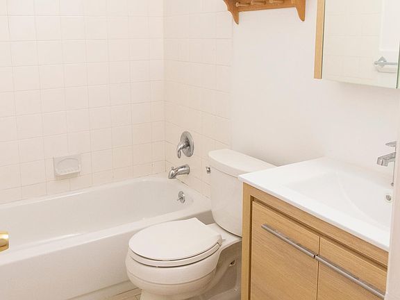5th image of 621 S 3rd St Floor 1