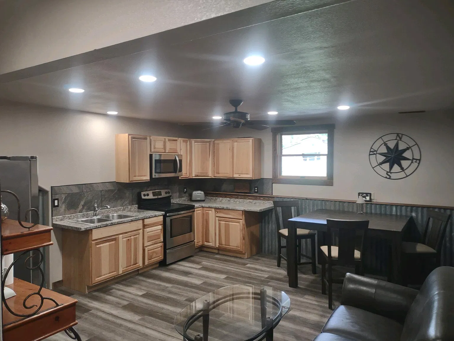 5 bed, 3240 sqft, $1,600 — Photo 4