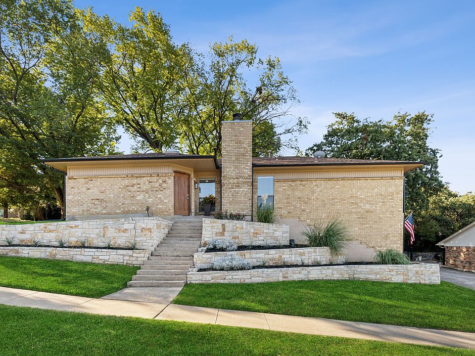 1st image of 2208 Crooked Oak Ct