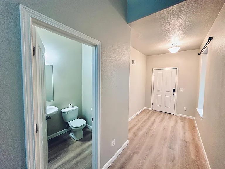 3374 SE Meadowview Way — Photo 3