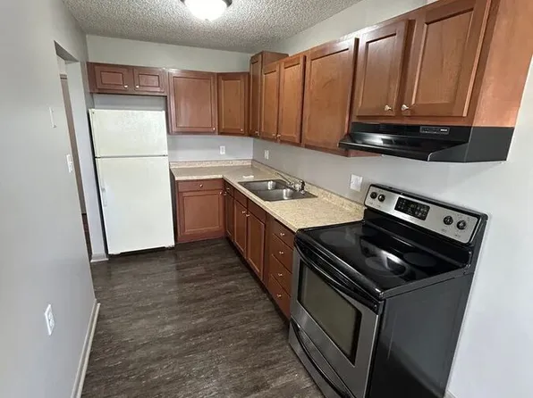 406 4th St SE #2A, State Center, IA 50247