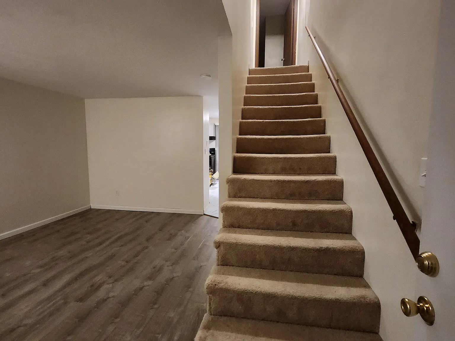 2 bed, 1.5 bath, 900 sqft, $1,500 — Photo 4