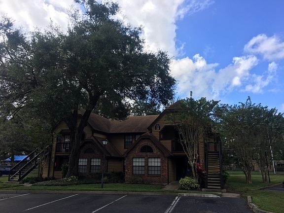 2nd image of 380 Lakepointe 204 Dr