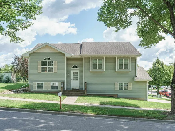 6901 Fieldwood Rd, Madison, WI 53718