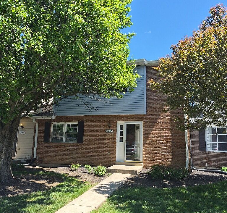 1st image of 12096 Crossings Dr