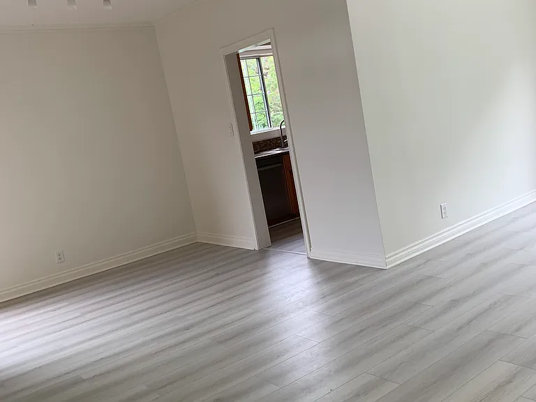 335 N Oakhurst Dr #4 — Photo 8