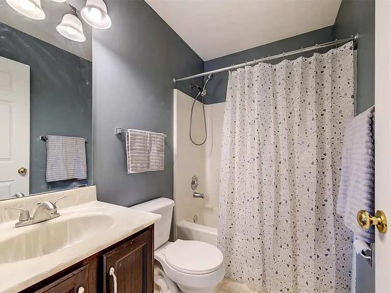 1745 Blue Oak Dr — Photo 10
