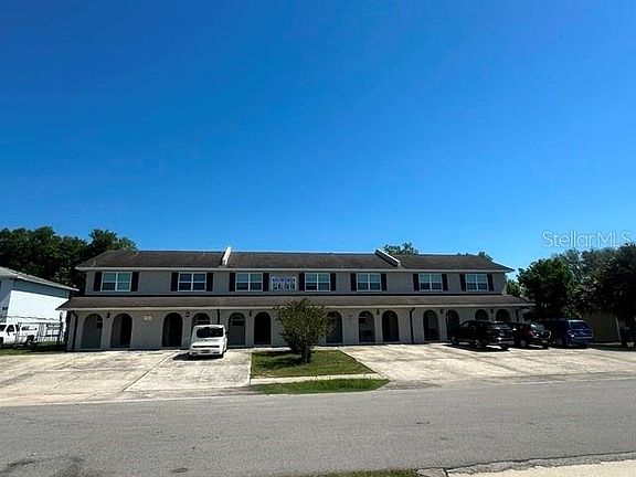 2nd image of 112 Caribbean St