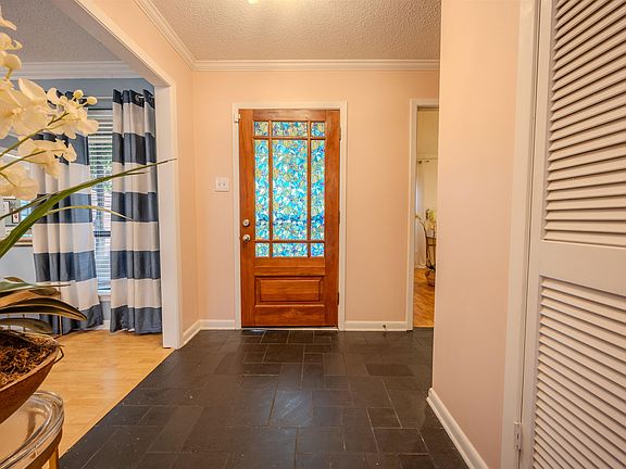 5th image of 1835 Brierbrook Rd