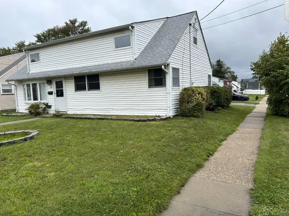 44 Leber Ave, Carteret, NJ 07008