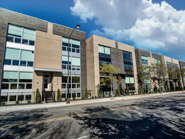 2514 W Addison St #3, Chicago, IL 60618