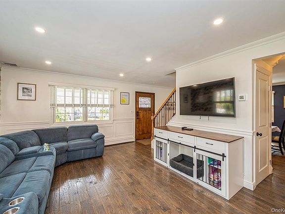 4th image of 2296 Willow Street
