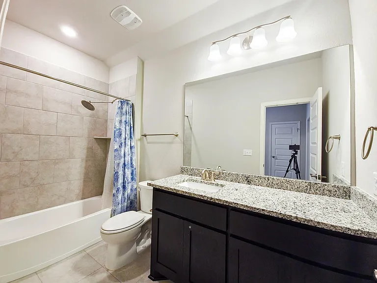 12716 Bloomington Dr — Photo 34