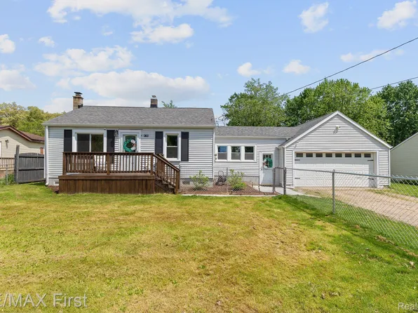 4745 Jamm Rd, Orion, MI 48359